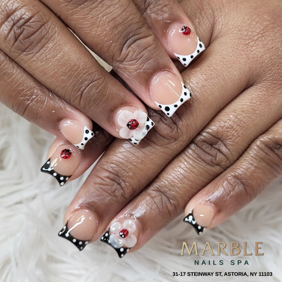 Marble Nails Spa - Winter Nails Ideas